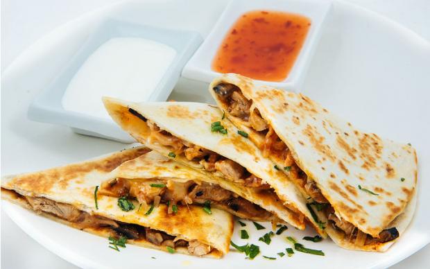 Kaşarlı Tavuklu Quesadilla Tarifi