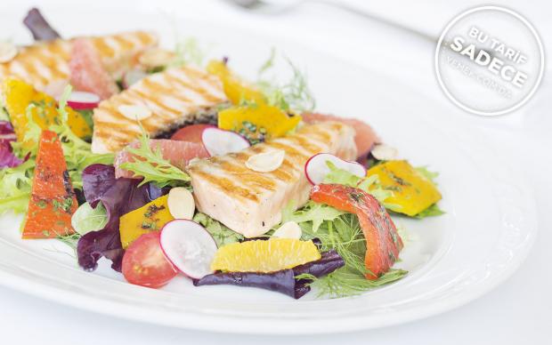 Fotoğraf: Özgür Bakır / Izgara Somon Salatası Tarifi