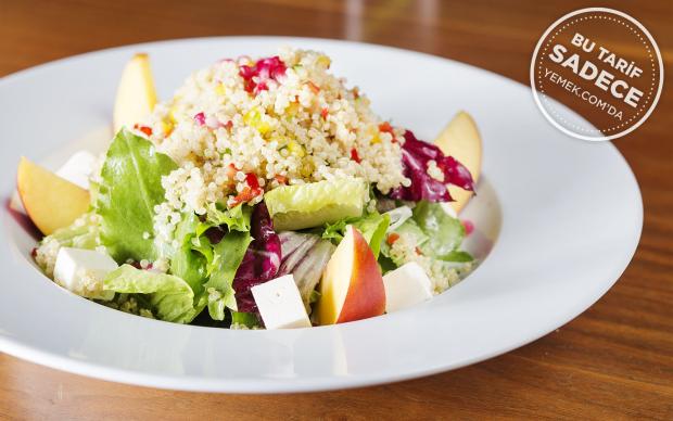 Fotoğraf: Özgür Bakır / Keçi Peynirli Kinoa Salatası Tarifi