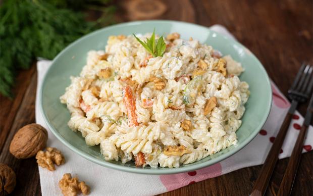 Sebzeli Makarna Salatası Tarifi