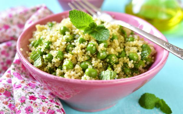 Bezelyeli Kinoa Salatası Tarifi