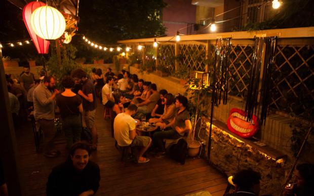 arkaoda-one-cikan-kadikoy-gece-hayati