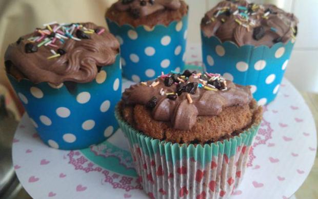Kakaolu Damla Çikolatalı Cupcake Tarifi