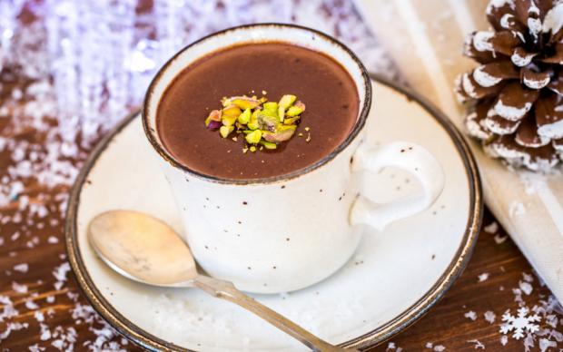 nutellali-sicak-cikolata-tarifi-one-cikan