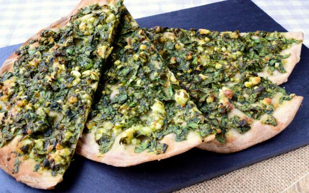 Ispanaklı Peynirli Lahmacun Tarifi