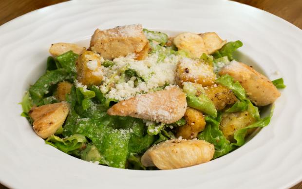 tavuklu-sezar-salata