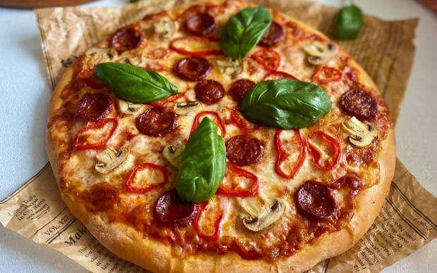 Karışık Pizza Yapımı Tarifi