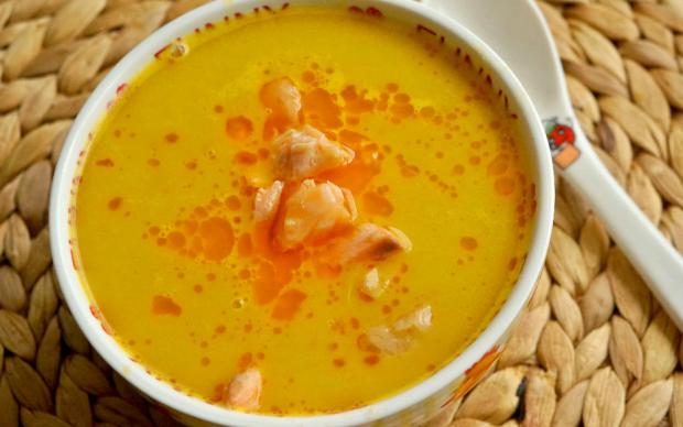 Sebzeli Somon Çorbası Tarifi