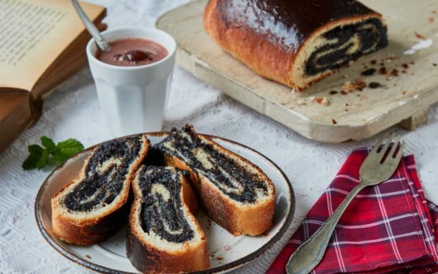 Yumuşacık Haşhaşlı Çörek Tarifi