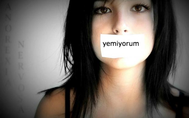 ergenlikte-yeme-bozukluklari-yemekcom-kapak