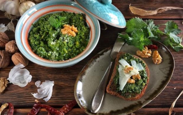 isirgan-otlu-pesto