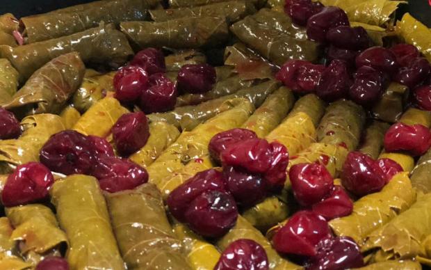 visneli-zeytinyagli-yaprak-sarma