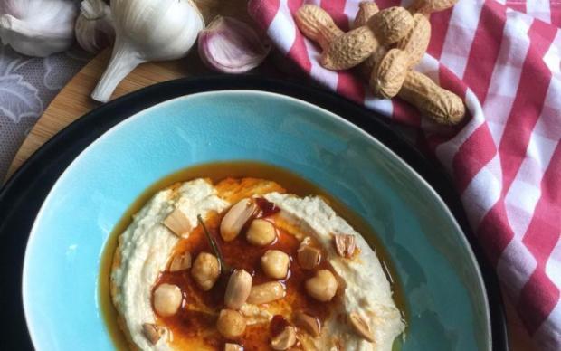 Yer fıstıklı, Safranlı Humus