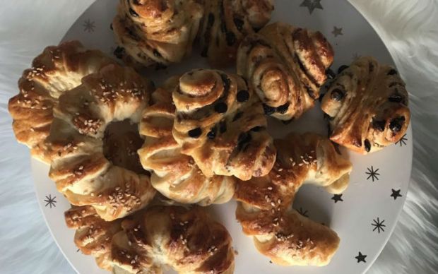 peynirli-ve-cikolatali-pogaca-tarifi