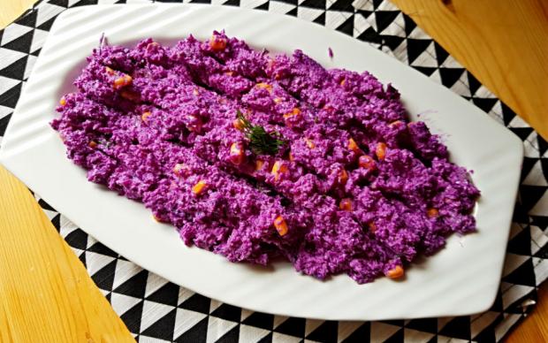 yogurtlu-mor-lahana-salatasi-tarifi