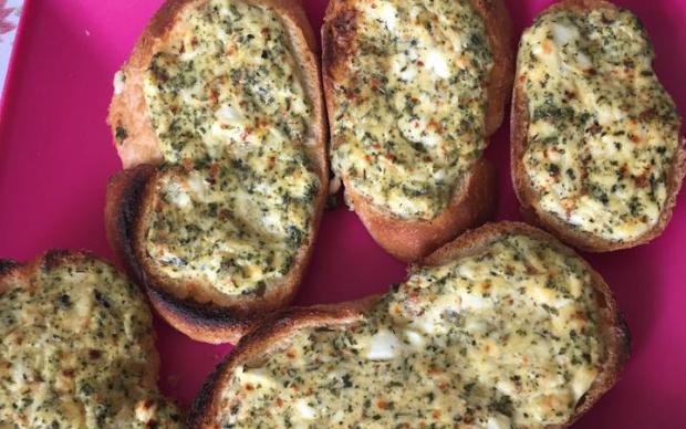 Yumurtalı Peynirli Ekmek Tarifi