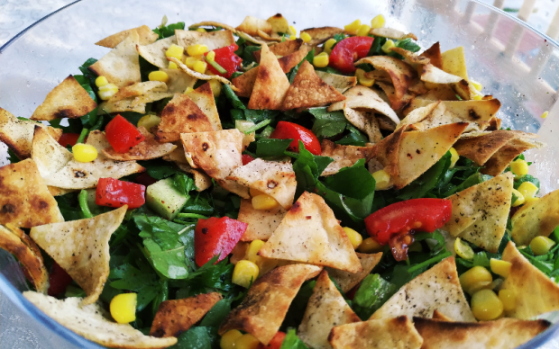 Fettuş (Fattoush) Salatası