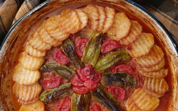 patatesli-tepsi-kebabi-tarifi