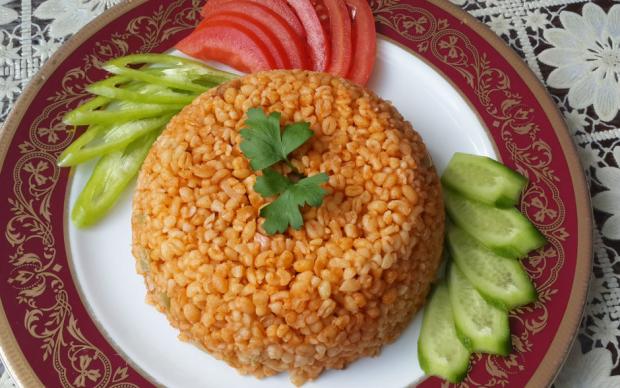 Salçalı Bulgur Pilavı Tarifi