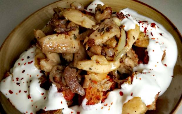 Tavuklu Bayat Ekmek Kebabı Tarifi