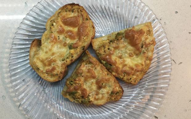 peynirli-ekmek-dilimleri