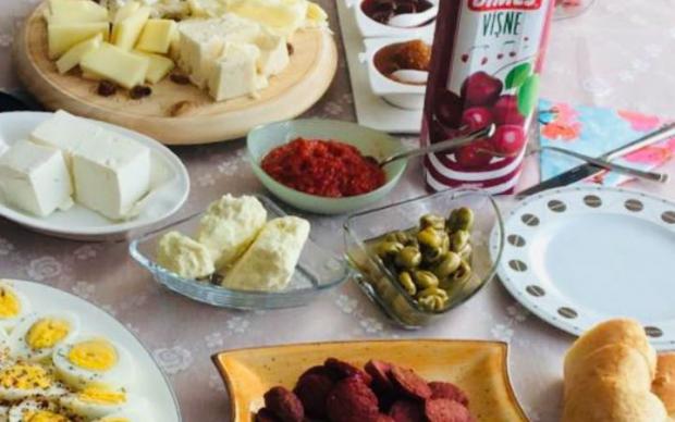 https://yemek.com/tarif/traksos/  Traksos Tarifi