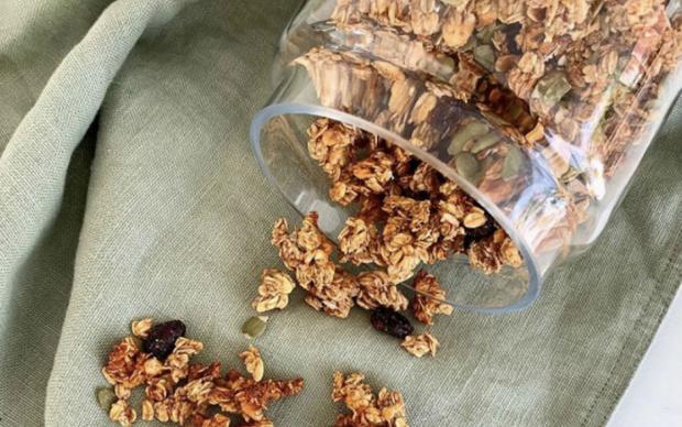 Ev Yapımı Rafine Şekersiz Granola Tarifi