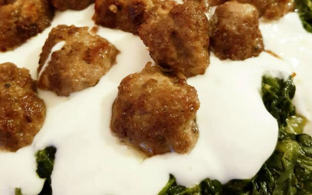 ispanak-yataginda-kofte