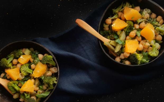 Tatlı Ekşi Nohut Salatası Tarifi