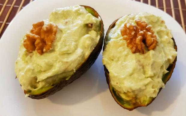 avokado-salatasi