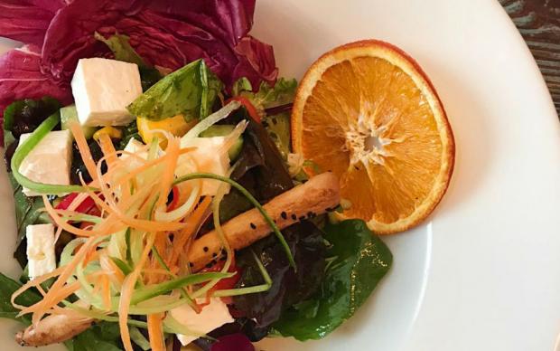 italyan-soslu-akdeniz-salata