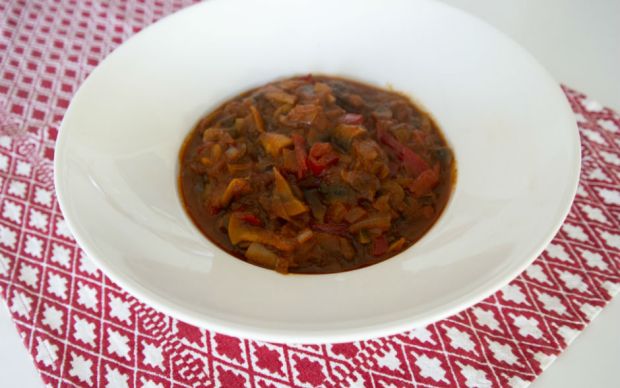 kirmizi-biberli-mantar-sote