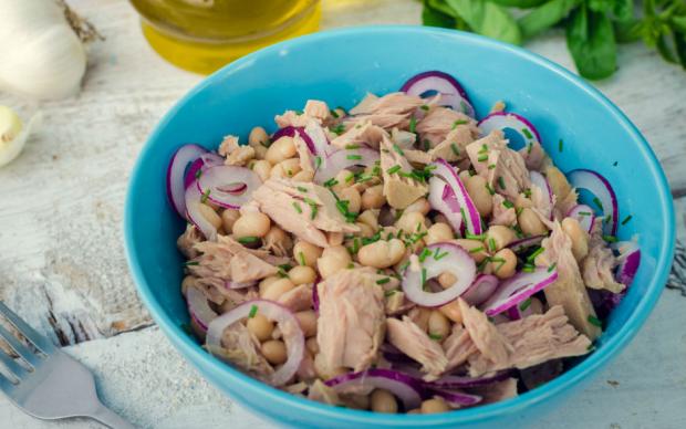 Kuru Fasulyeli Ton Balık Salatası Tarifi