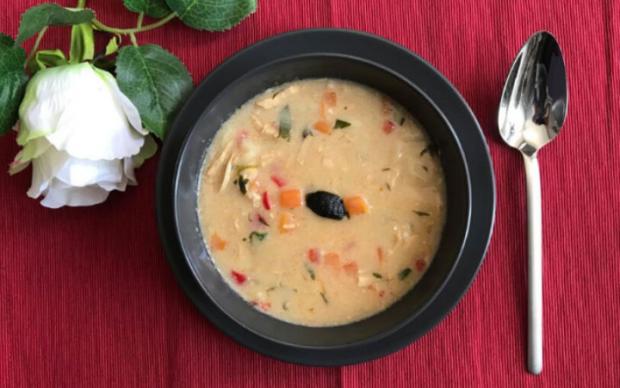 siyah-sarimsakli-hindi-corbasi