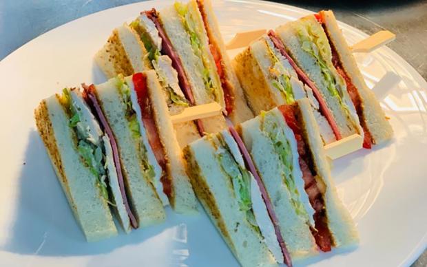 pratik-club-sandwich-tarifi