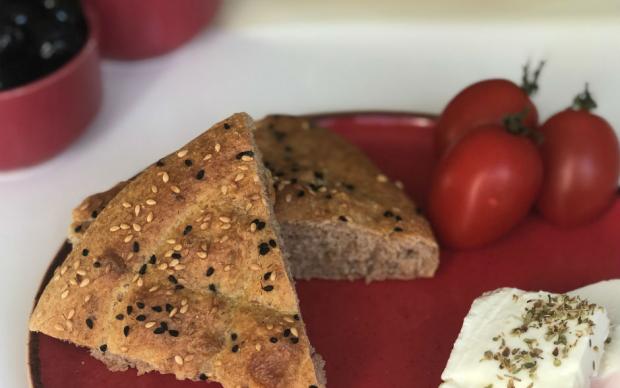 tam-bugday-unlu-ramazan-pidesi-kirmizi