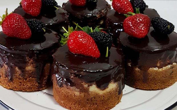 cikolatali-ebruli-cheesecake-tarifi