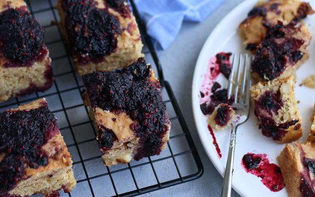 Karadutlu Beyaz Çikolatalı Blondie Tarifi