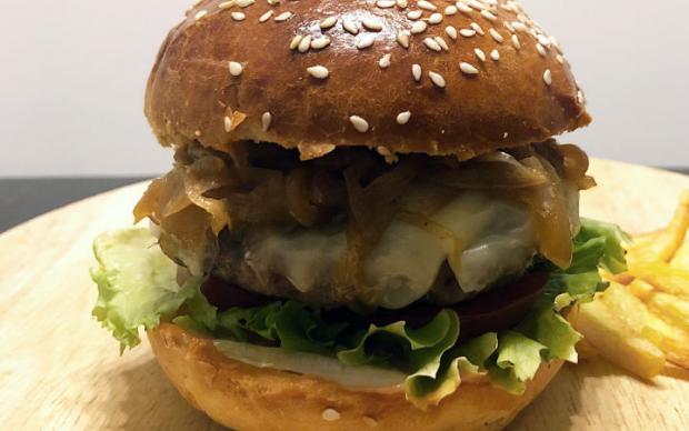 karamelize-soganli-burger-tarifi-son