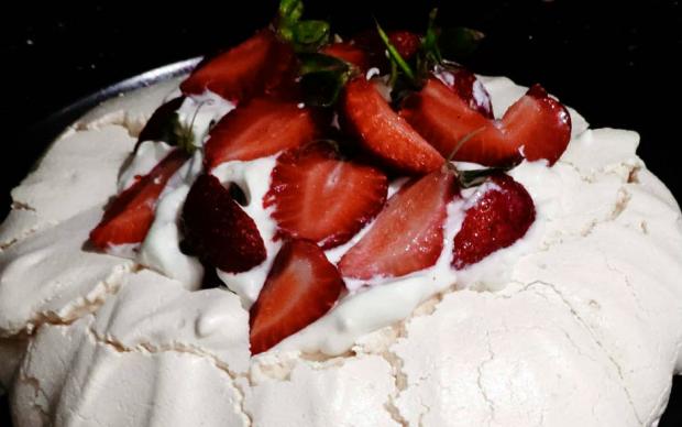pavlova-bakewith