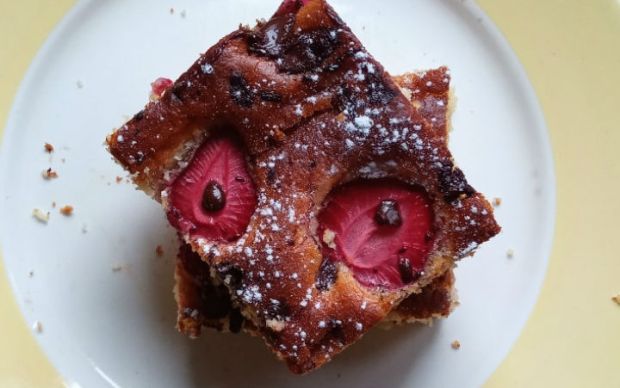 cilekli-cikolatali-kek-tugba