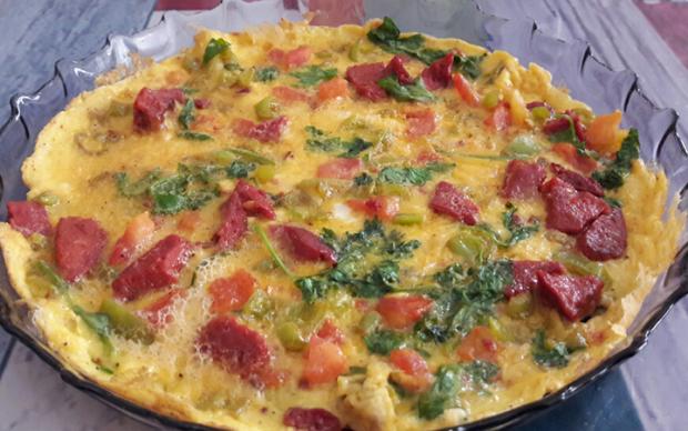sebzeli-sucuklu-omlet-tarifi