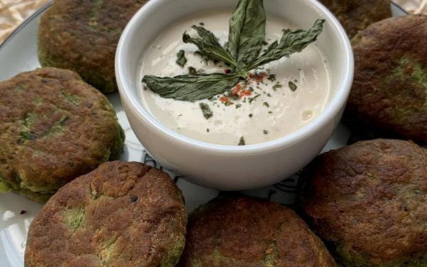 yogurt-soslu-falafel-tarifi