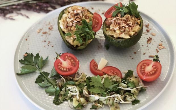 Avokado Çanağında Yumurta Tarifi