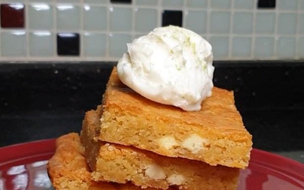beyaz-cikolatali-blondie-tarifi