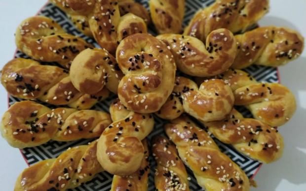 tuzlu-pastane-kurabiyesi-karanfil