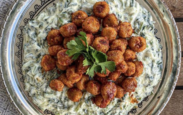 cacikli-kofte-bread