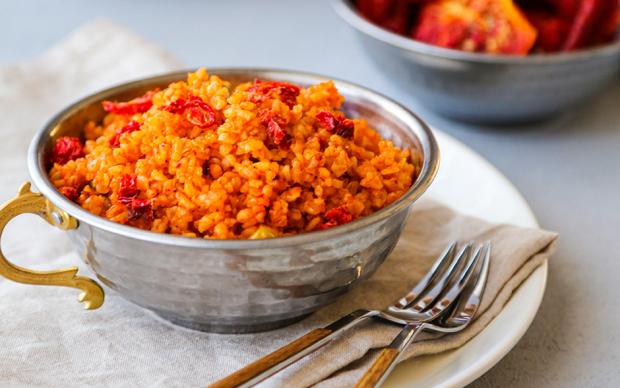 kuru-domatesli-bulgur-pilavi-tarifi