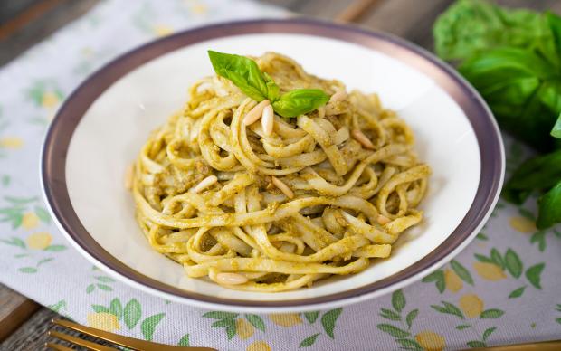 Pesto Soslu Makarna Tarifi