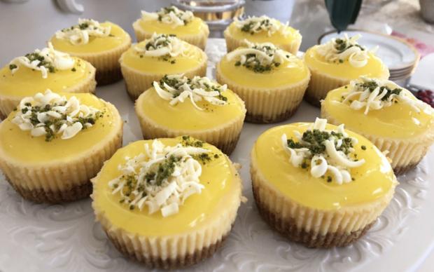 limon-soslu-mini-cheesecake-aysegul